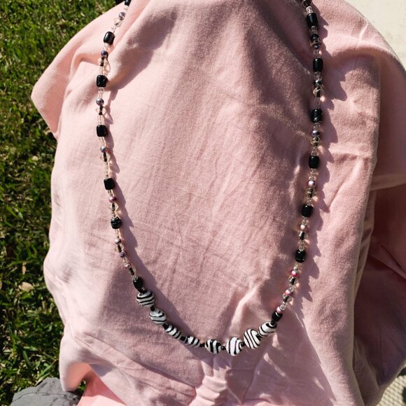 JEWELRY - 17.5in strung beaded drop necklace zebra striped, black, white, pink - Picture 5 of 12